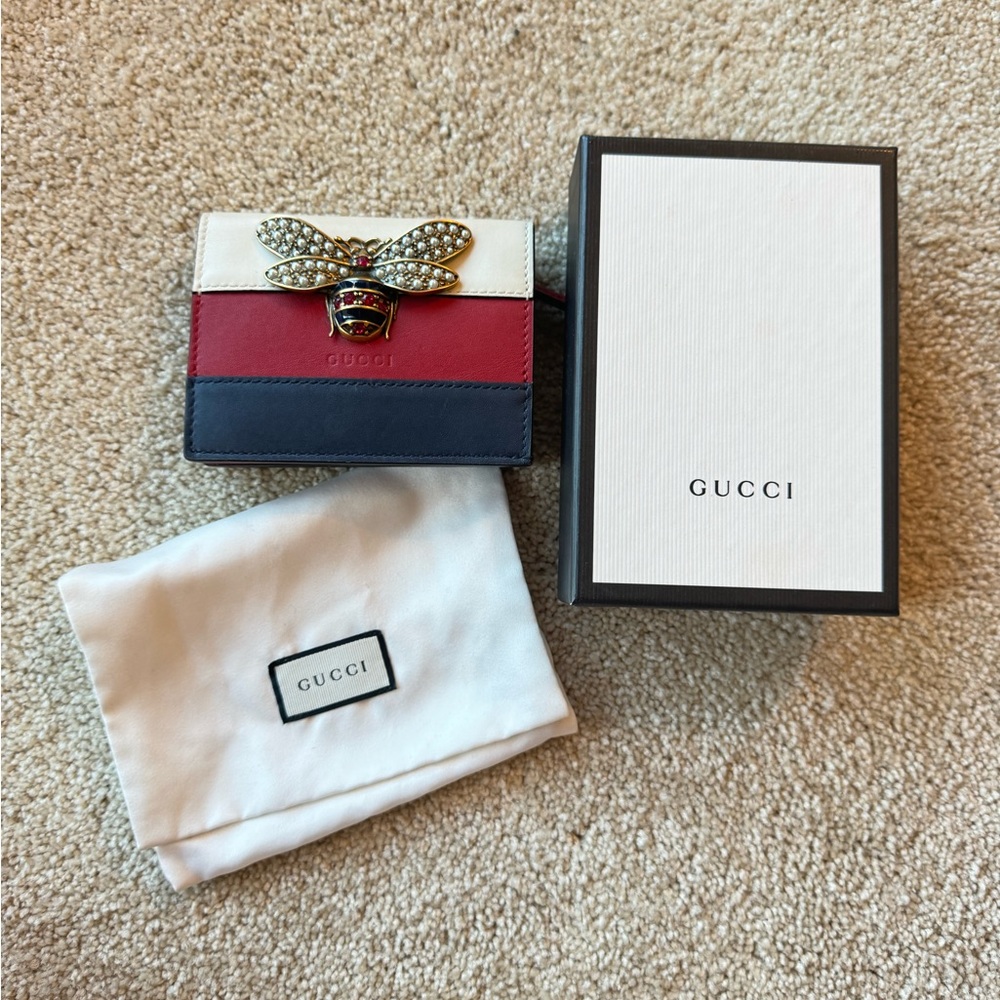 Gucci💎Bee Wallet with box and dust bag